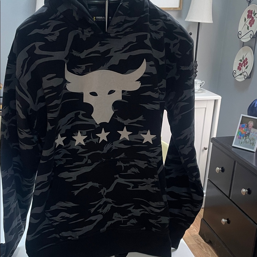Summer Sale Markdown Under Armour Perform Black Camo Hoodie Width 21”, Lgth 26”